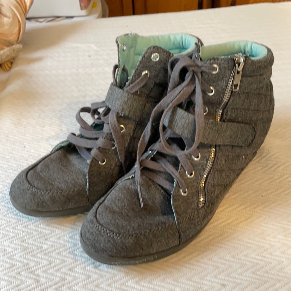 Justice shoes
